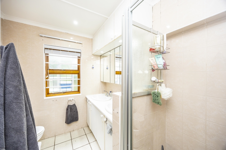 4 Bedroom Property for Sale in Bonza Bay Eastern Cape